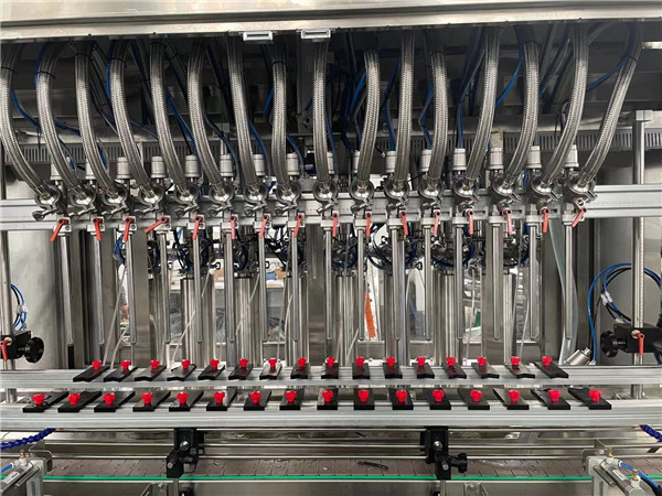 Podrobnosti o automatickém pístovém plnicím stroji