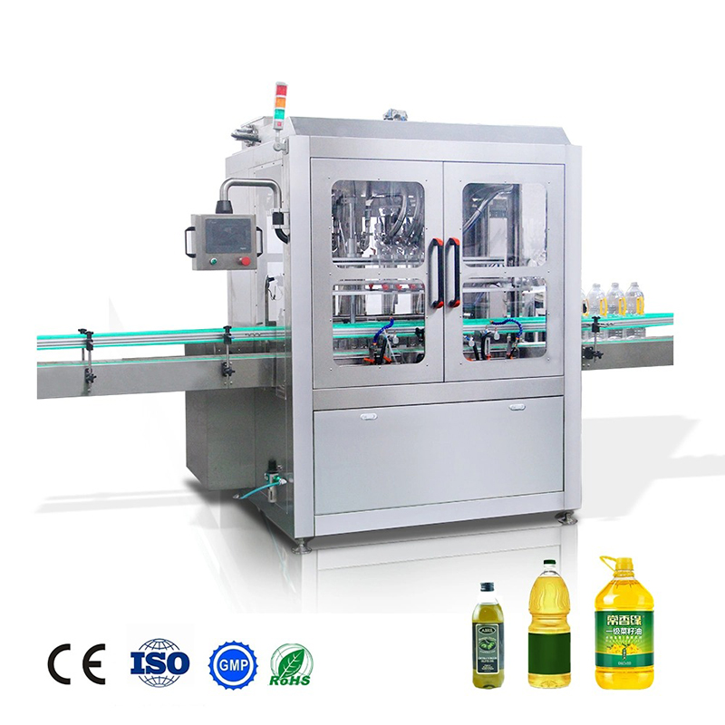 Stroj na plnění plastových lahví